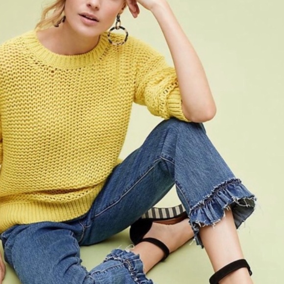 Levi’s Wedgie Fit Ruffle Hem Cropped Jeans - Picture 2 of 12